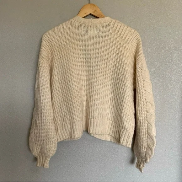 American Eagle Cream Cropped Cardigan Sweater Size Small Cable Knit NWT - Picture 5 of 15